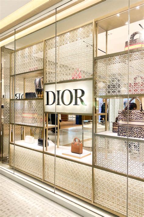 tienda christian dior|Christian Dior outlet store.